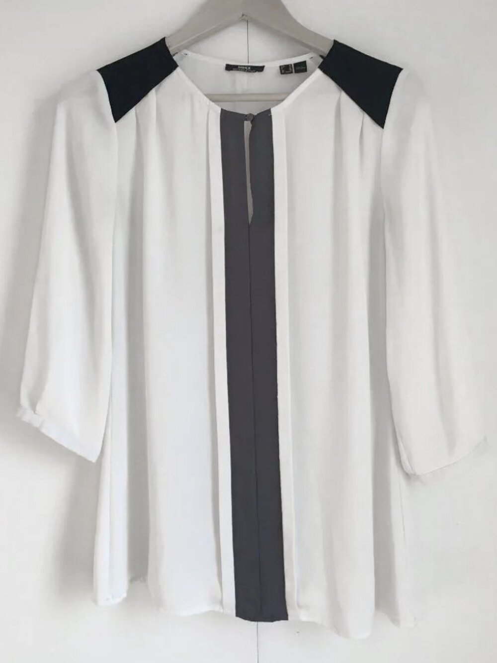 NWOT Mexx Bishop 3/4 Sleeve Pleated Tunic Keyhole Blouse 8